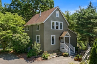 52 Greenridge Ln, Lincoln, MA 01773