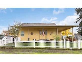 144 Paradise Ln, Roseburg, OR 97471