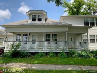 33 E Bernhard Ave, Hazel Park, MI 48030