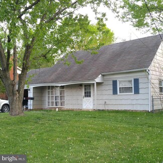 9717 Lomond Dr, Manassas, VA 20109
