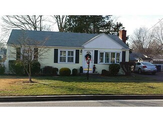 493 Buttonwoods Ave, Warwick, RI 02886