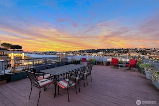 900 Aurora Ave N Unit 204, Seattle, WA 98109