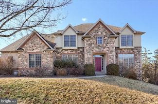 704 Goddard Dr, York, PA 17402