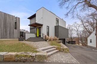 140 Hawthorne Rd, Waltham, MA 02451