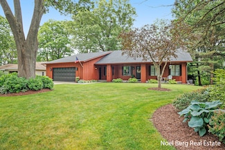 15120 Carriage Way, Spring Lake, MI 49456