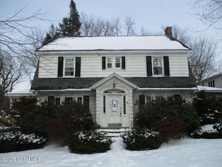27 Park Dr, East Greenbush, NY 12061