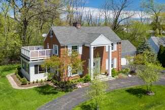 407 Kelling Ln, Glencoe, IL 60022