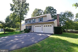 1494 Coat Ridge Rd, Herndon, VA 20170