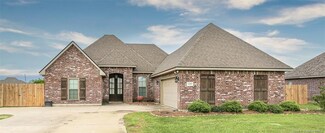 5499 Kade Daniel Dr, Iowa, LA 70647