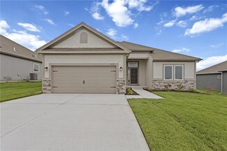 11412 N Auburndale Cir, Kansas City, MO 64156