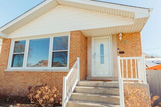 6225 S Moody Ave, Chicago, IL 60638