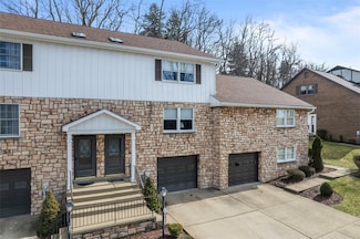 602 Forest Ridge Dr, Pittsburgh, PA 15221