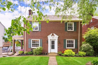 44 Pocono Dr, Pittsburgh, PA 15220