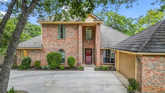 120 Oak Hollow Ct S, Azle, TX 76020