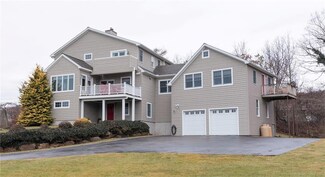 28 Valley Dr, Westerly, RI 02891