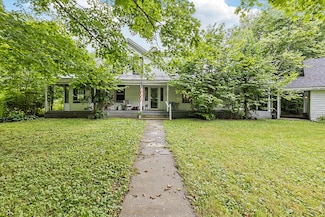 98 Burleigh Rd, Vassalboro, ME 04989