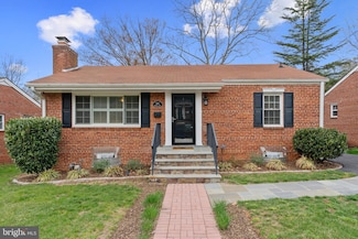304 Moncure Dr, Alexandria, VA 22314