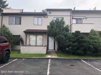 74 Wolkoff Ln Unit A, Staten Island, NY 10303