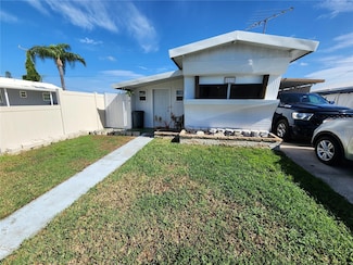 519 50th Avenue Dr W, Bradenton, FL 34207