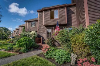 14 Thornhill Rd, Stratham, NH 03885