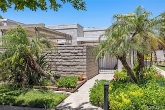 2272 Via Mariposa E Unit D, Laguna Woods, CA 92637