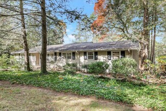 309 Arrow Dr, Signal Mountain, TN 37377