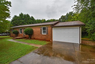 2964 Wonderland Ln, Conover, NC 28613