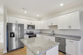 90 Five Oaks Ln, Hartsville, TN 37074