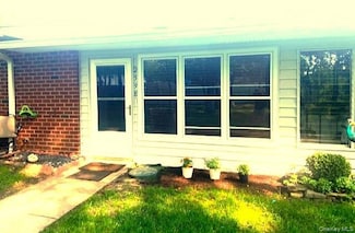 259 Newcastle Ct Unit E, Ridge, NY 11961