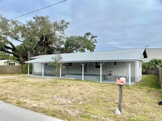 1065 Riverview Dr SW, Moore Haven, FL 33471