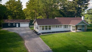 105 Freemanspur Rd, Herrin, IL 62948