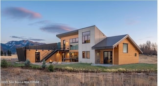 356 Columbine St, Alpine, WY 83128
