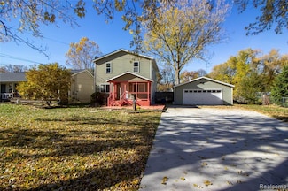 2069 Dexter Rd, Auburn Hills, MI 48326