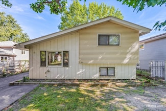 137 E Brown St, West Chicago, IL 60185