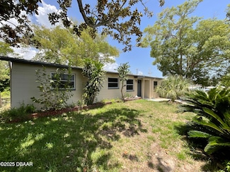 6 Valley Dr, Daytona Beach, FL 32117
