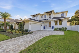 214 Aranda St NE, Saint Petersburg, FL 33704