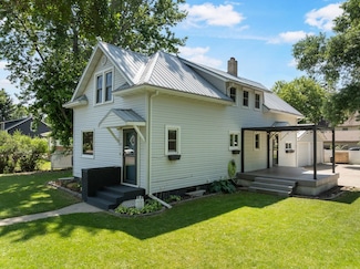 211 3rd St W, Velva, ND 58790