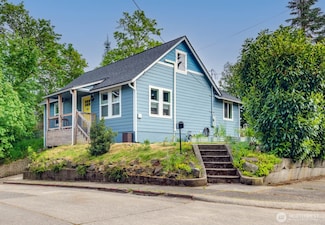 821 15th St, Bremerton, WA 98337