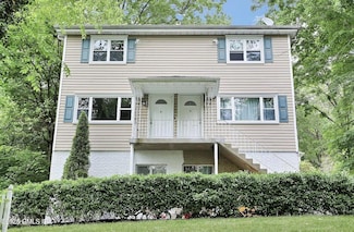 5 Green Ln Unit A, Greenwich, CT 06831