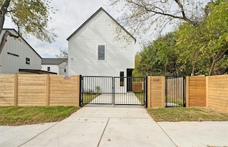 9104 Georgian Dr, Austin, TX 78753