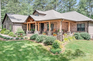 303 Waters Edge Dr, Connelly Springs, NC 28612