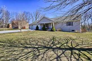 10068 Blue Jay Cir, Orrstown, PA 17244