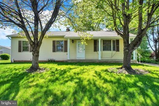 237 Cloverlane Dr, Manchester, PA 17345