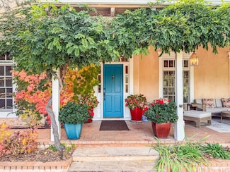 1054 Encantado Dr, Santa Fe, NM 87501