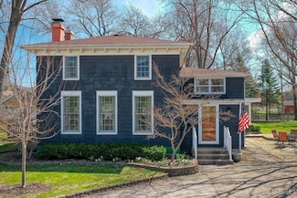 321 Crissey Ave, Geneva, IL 60134