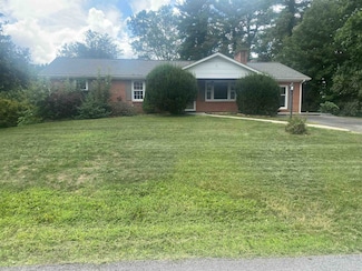 2532 Forest Hill Dr, Draper, VA 24324