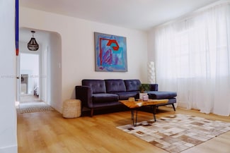 1075 NE 120th St, Biscayne Park, FL 33161