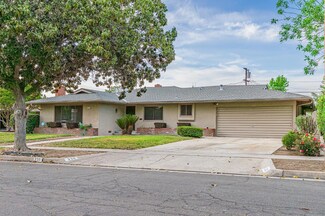 230 W Fountain Way, Fresno, CA 93705