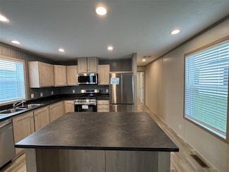 5916 E Maple Unit 100, Romulus, MI 48174