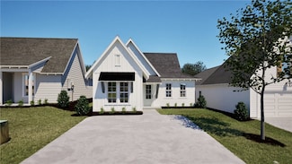 1085 Woodland Cir, Opelika, AL 36801